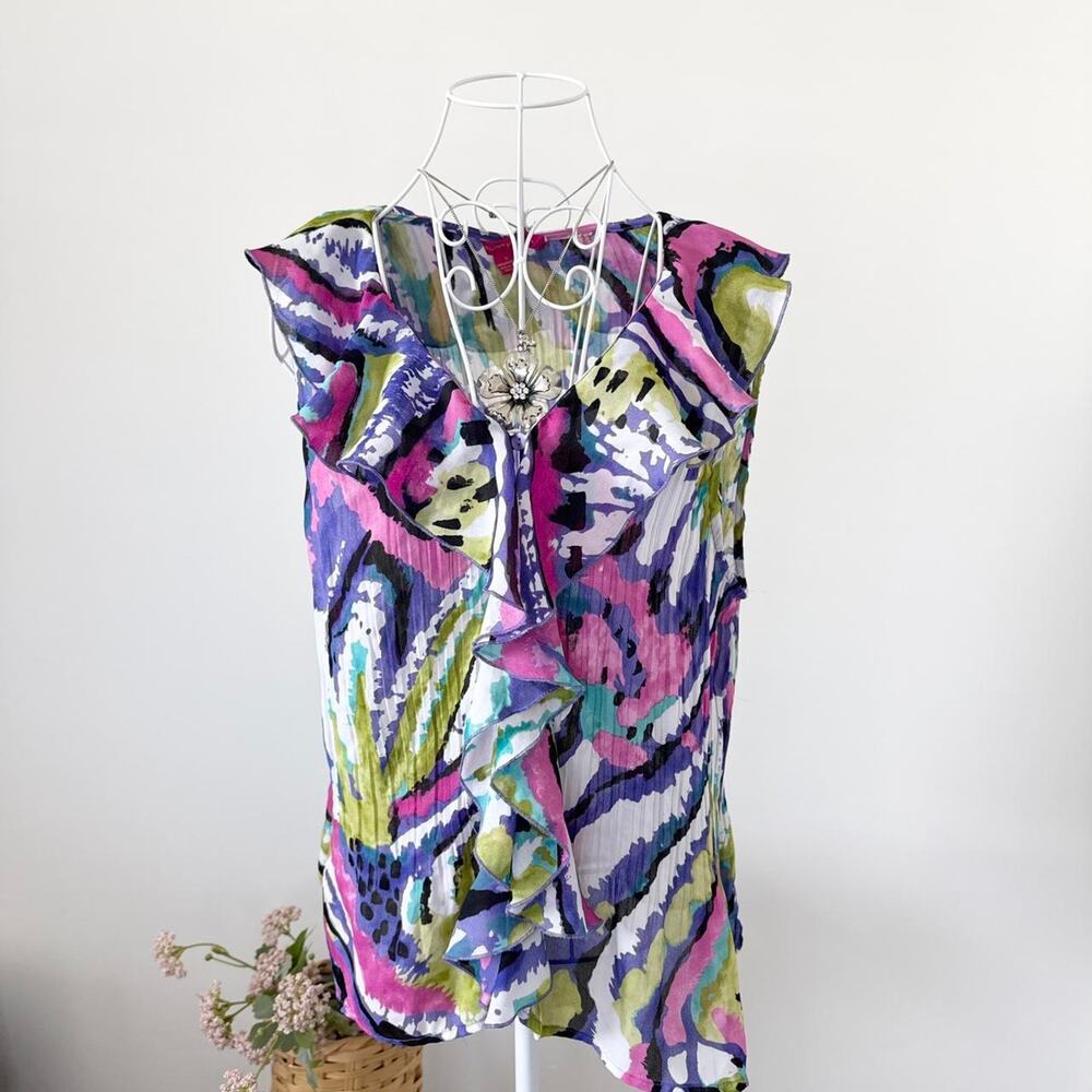 Gorgeous vintage y2k 90s ruffle fitted button up blouse to